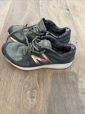 New Balance Zante Fresh Foam women’s Gray and Rose Gold  Running Shoes size 8